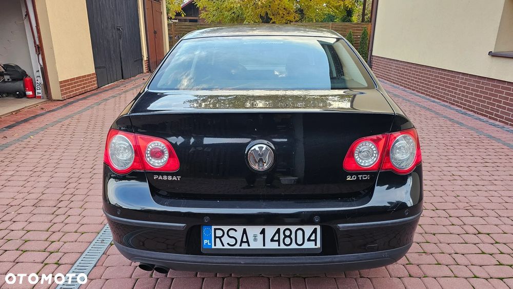 Volkswagen Passat 2.0 TDI Comfortline - 24