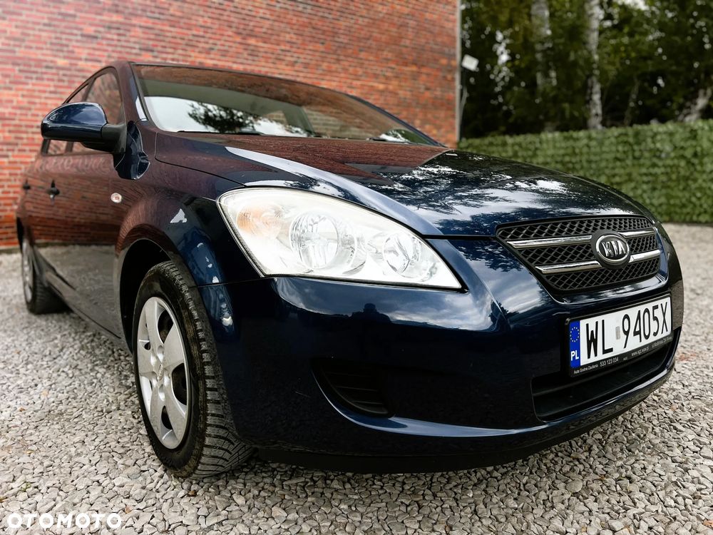 Kia Ceed - 35