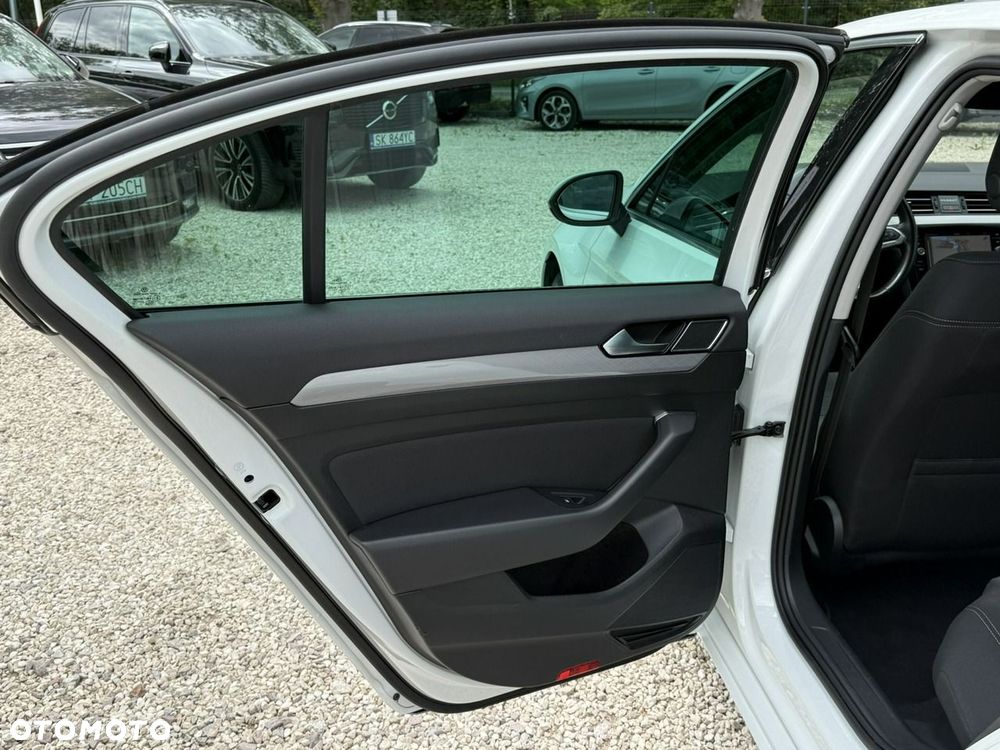 Volkswagen Passat 2.0 TDI EVO Business DSG - 15