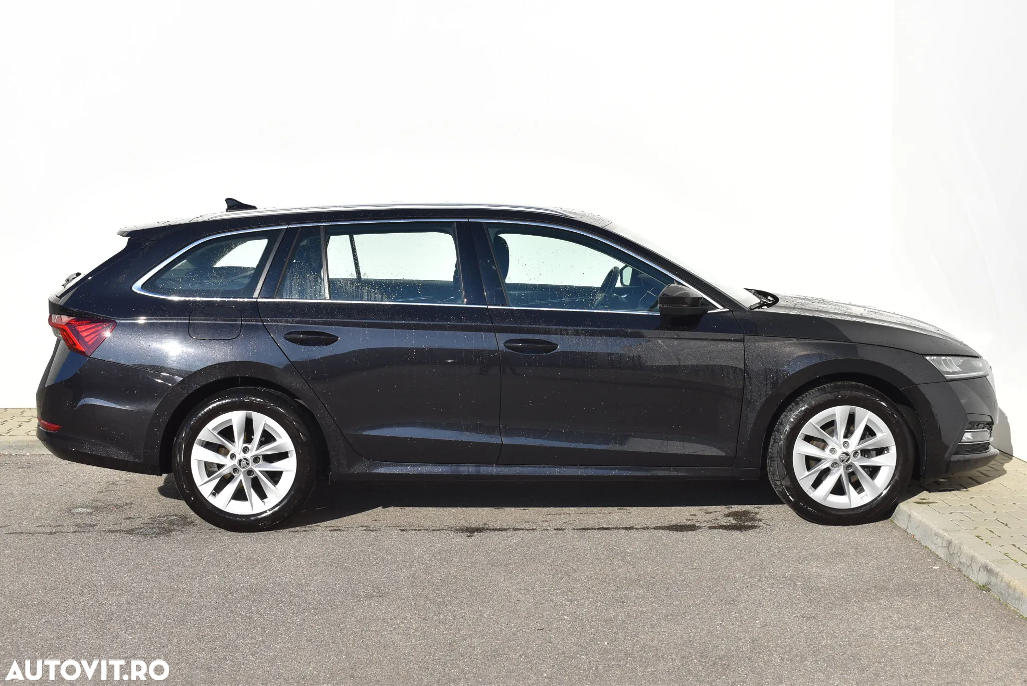 Skoda Octavia Combi 2.0 TDI (Green tec) DSG Style - 4