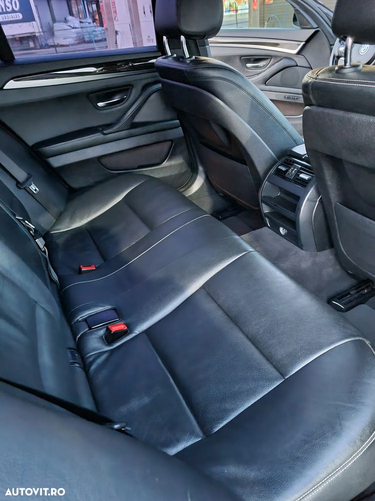 BMW Seria 5 520d Aut. Luxury Line - 9