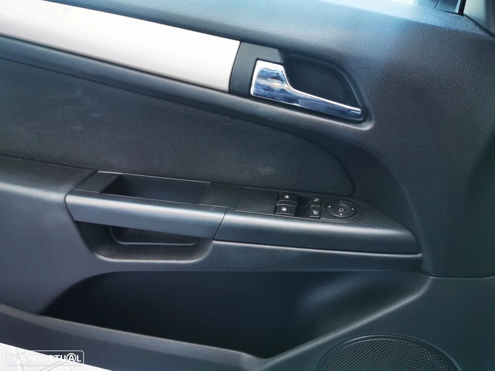 Opel Astra GTC 1.4 Selection - 23