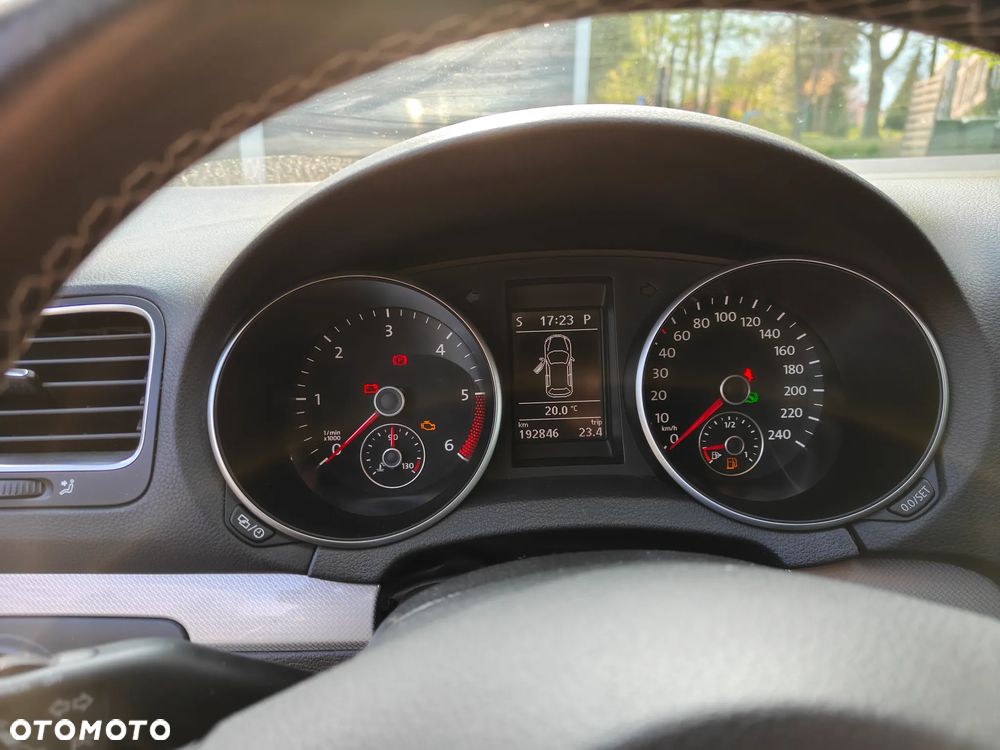 Volkswagen Golf 2.0 TDI DPF BlueMotion Technology DSG MATCH - 10