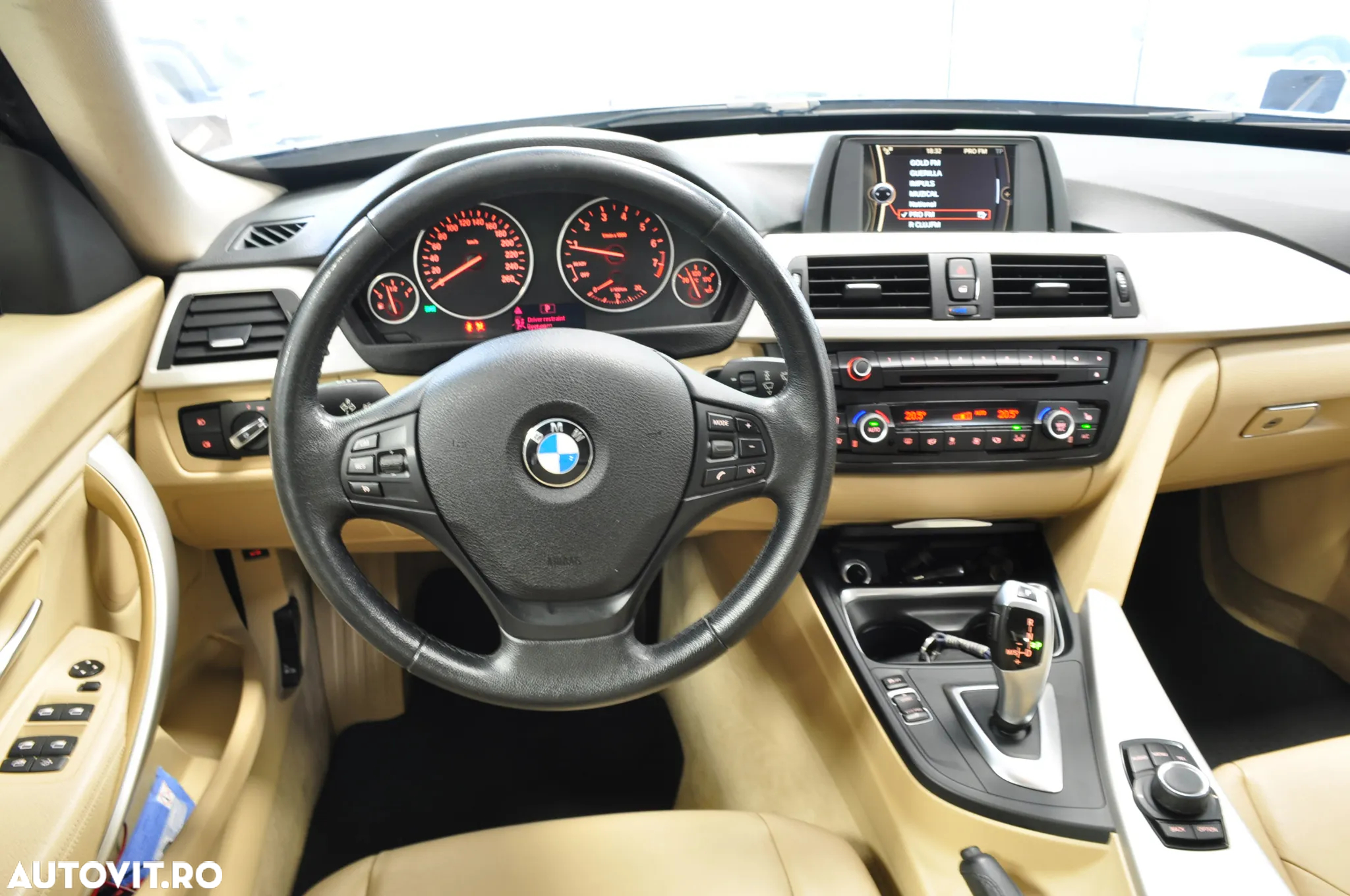 BMW Seria 3 328i xDrive Aut. Luxury Line - 15