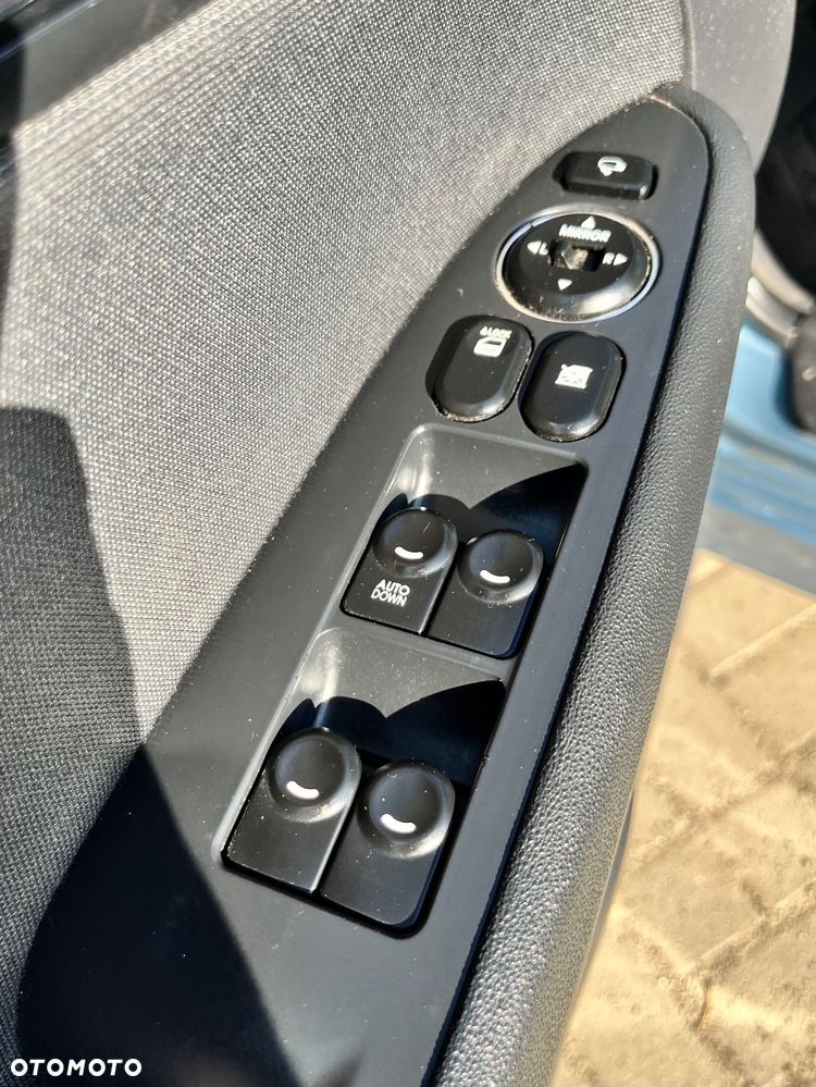 Hyundai i30 i30cw 1.4 FIFA WM Edition - 19