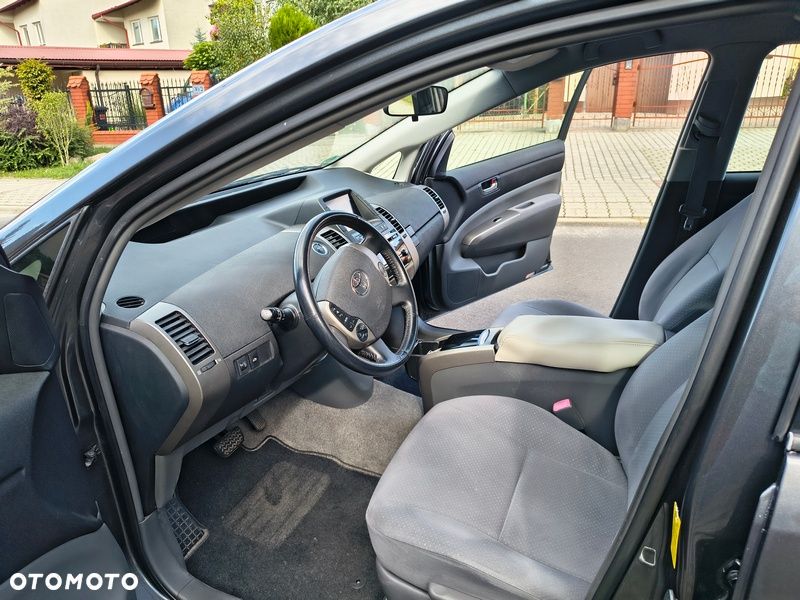 Toyota Prius - 10