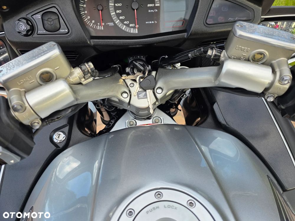 Honda ST - 11