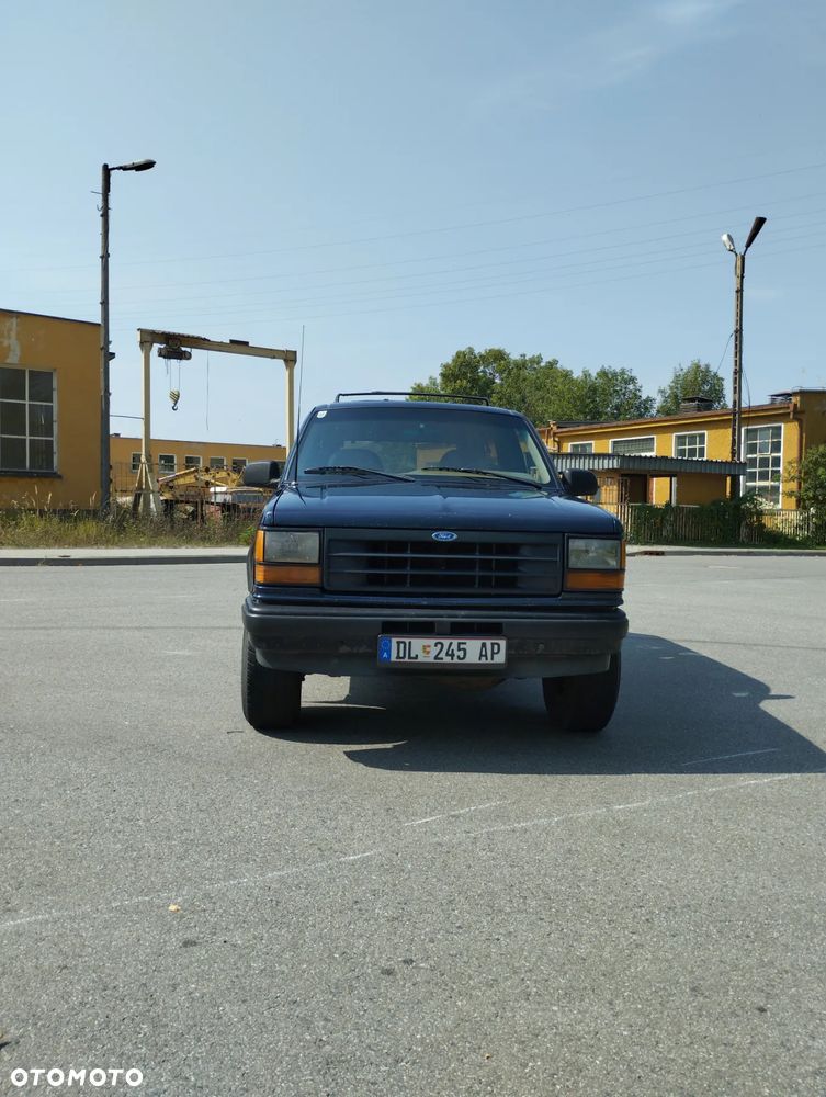 Ford Explorer - 10