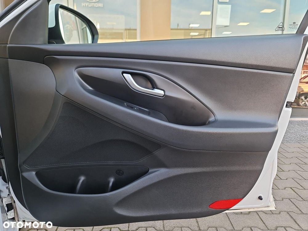 Hyundai i30 1.5 DPI Classic + - 24