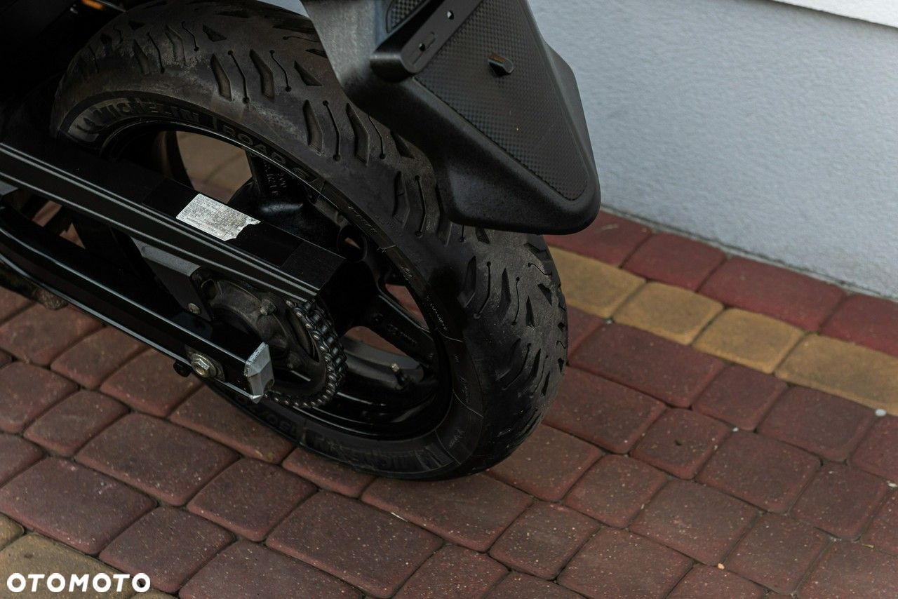 Suzuki DL - 8