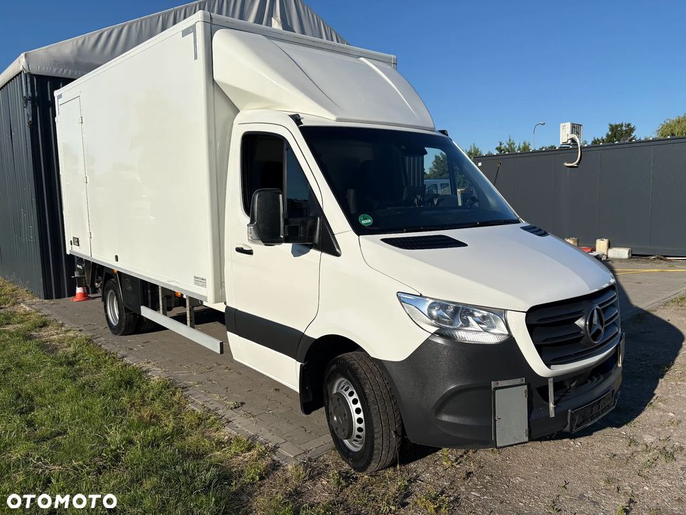 Mercedes-Benz Sprinter 516 kontener + winda - 2