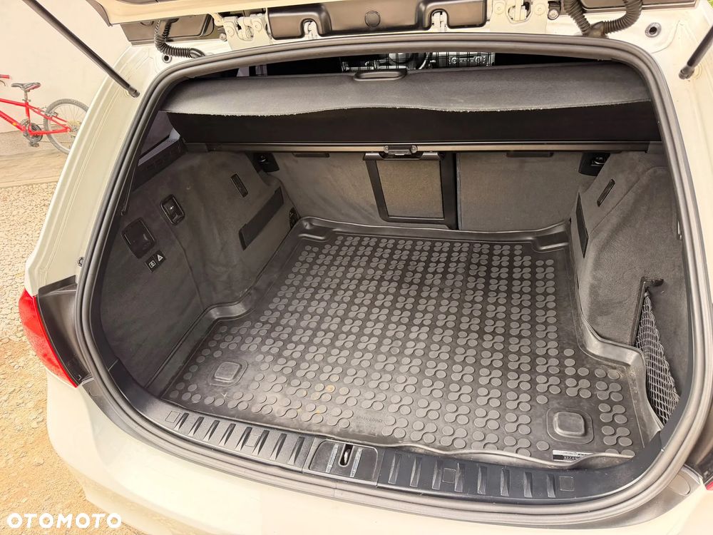 BMW Seria 3 320i Edition Sport - 7