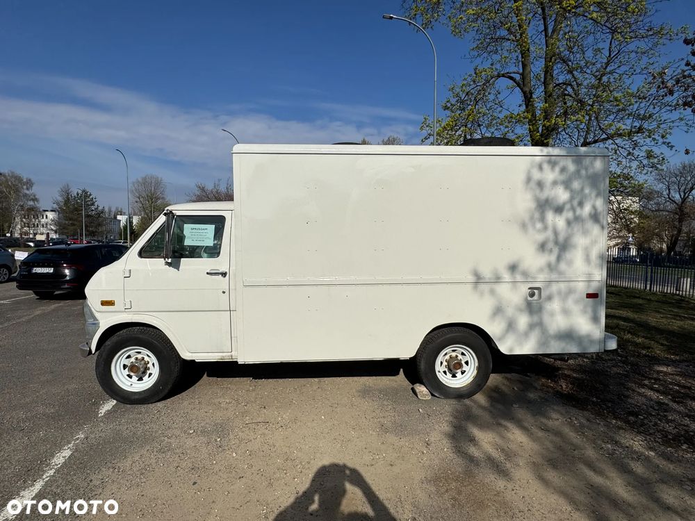 Ford ECONOLINE 300 V8 - 5