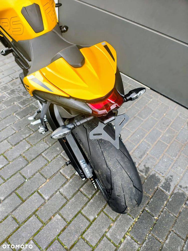 Triumph Street Triple - 27