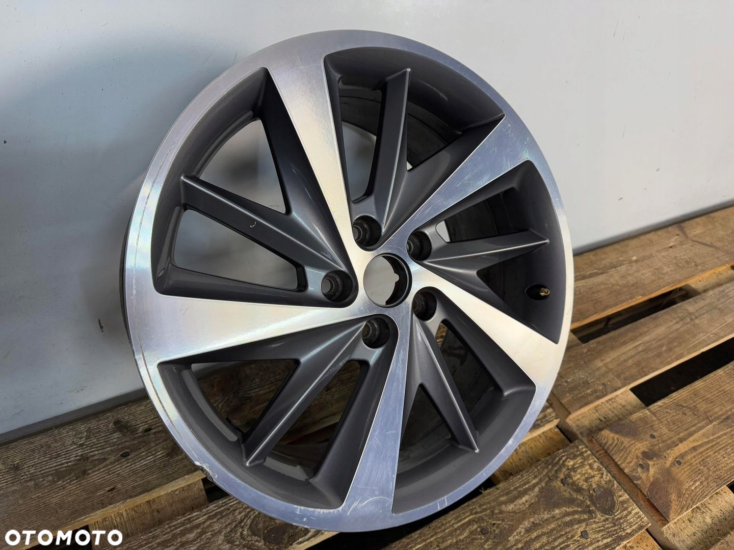 FELGA ALUMINIOWA SEAT LEON III 3 5F 5F0 18" 7.5 5F0601025E CALA LADNA - 3