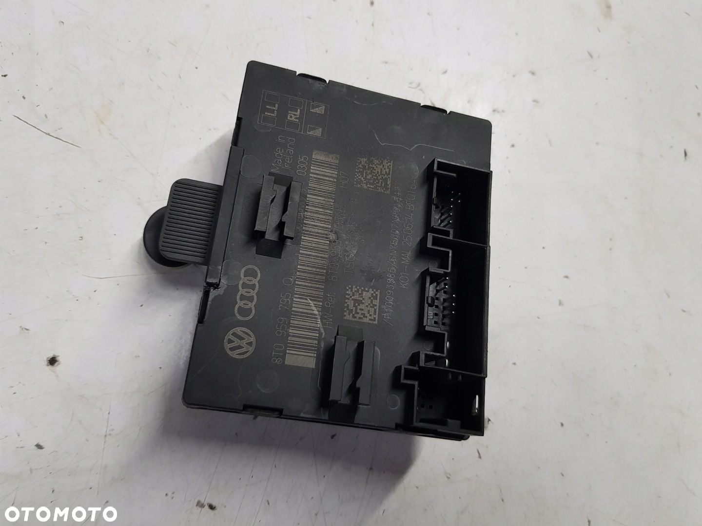 moduł drzwi tył Audi A4 B8 A5 8T0959795Q - 2