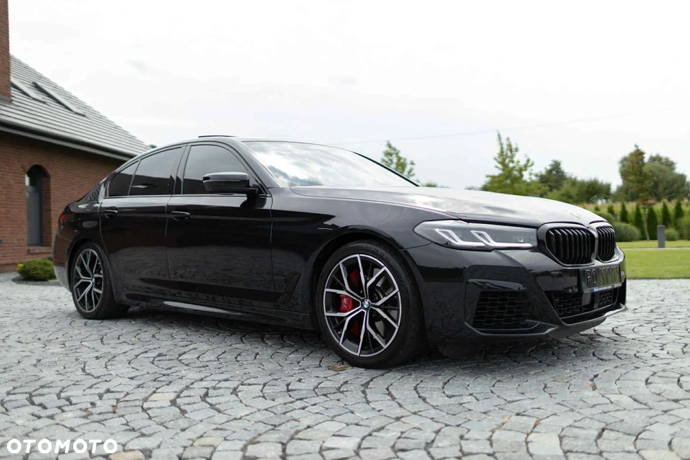 BMW Seria 5 M550i xDrive - 4