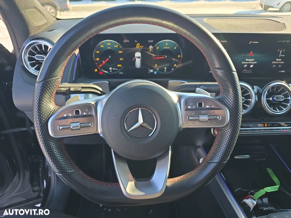 Mercedes-Benz GLB - 11