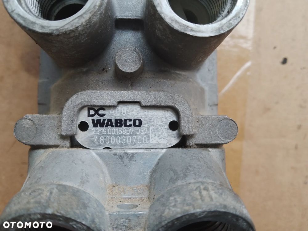 ZAWÓR HAMULCA WABCO MB ACTROS MP4 A0044314706 - 5