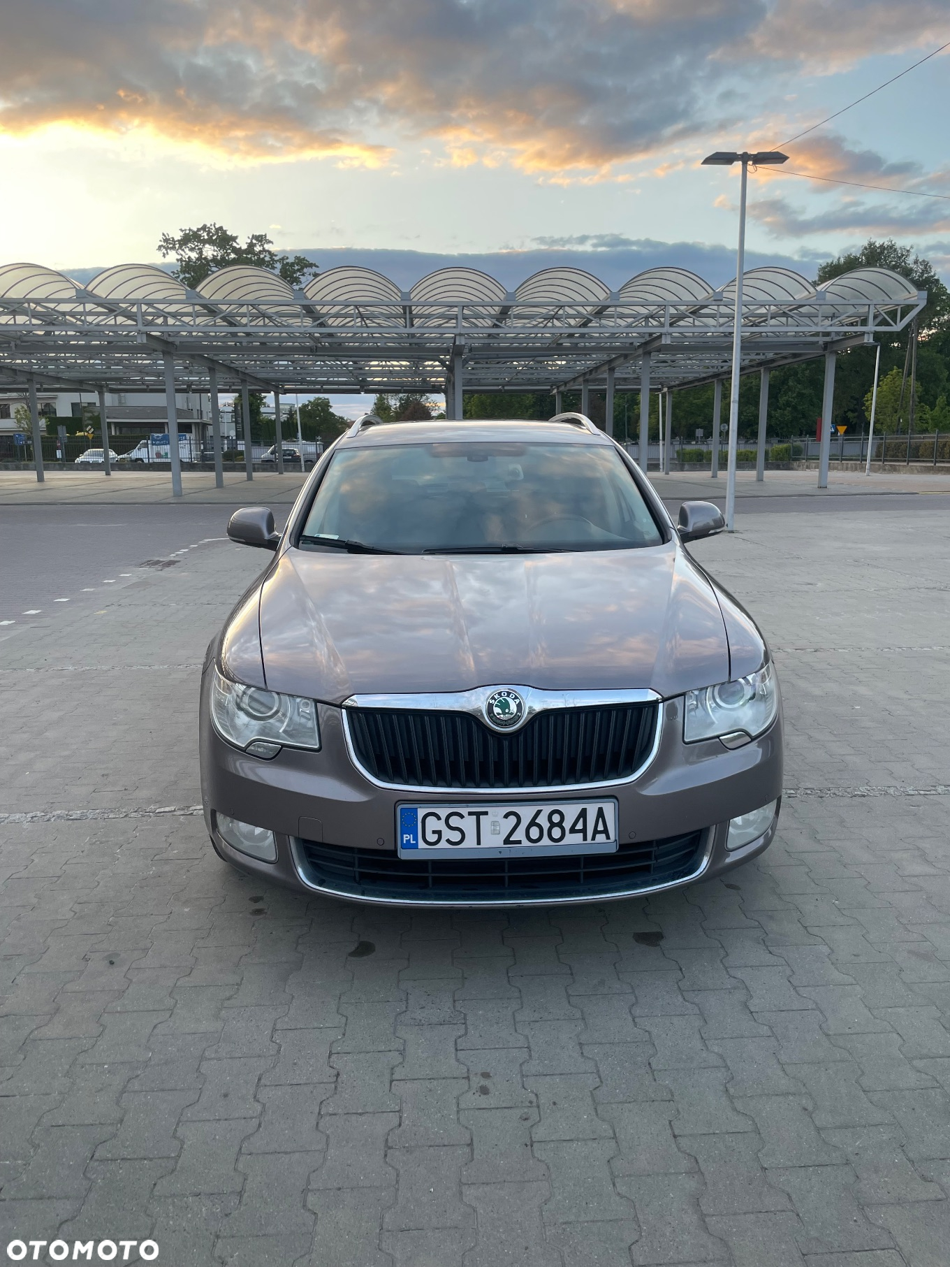 Skoda Superb 2.0 TDI Elegance DSG - 10