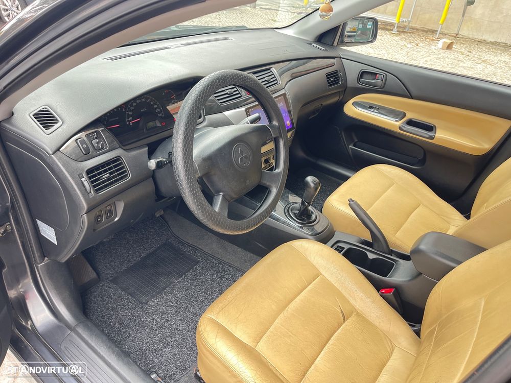 Mitsubishi Lancer - 9