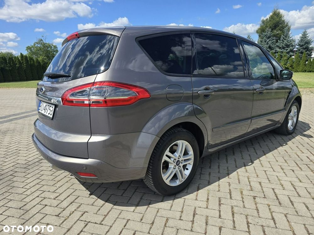 Ford S-Max - 11