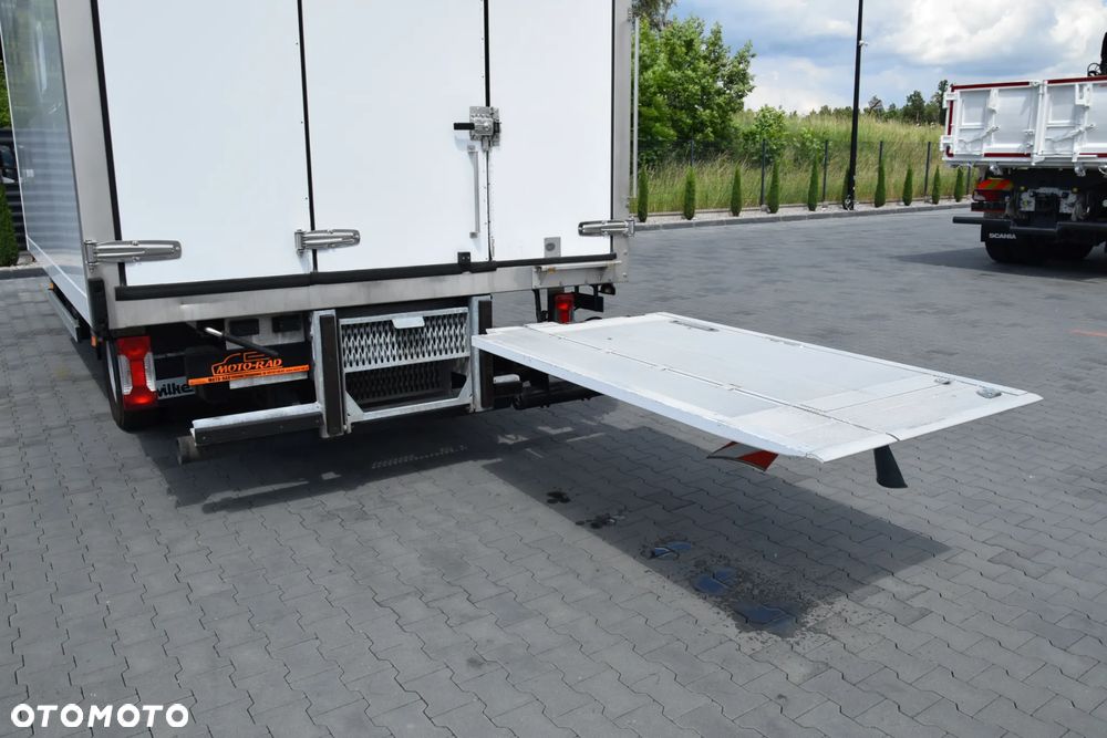 Iveco DAILY 70C18 / 3.0 - 180 KM / AUTOMAT HI-MATIC / 3 OSOBY / CHŁODNIA - MROŹNIA 4,55 M / FRIGOBLOCK / WINDA SORENSEN / KLIMA / TEMPOMAT / KAMERA COFANIA / REGULOWANE ZAWIESZENIE / SERWISOWANY / SPROWADZONY Z NIEMIEC - 21