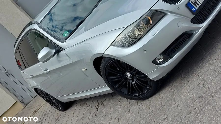 BMW Seria 3 318d DPF Touring - 26