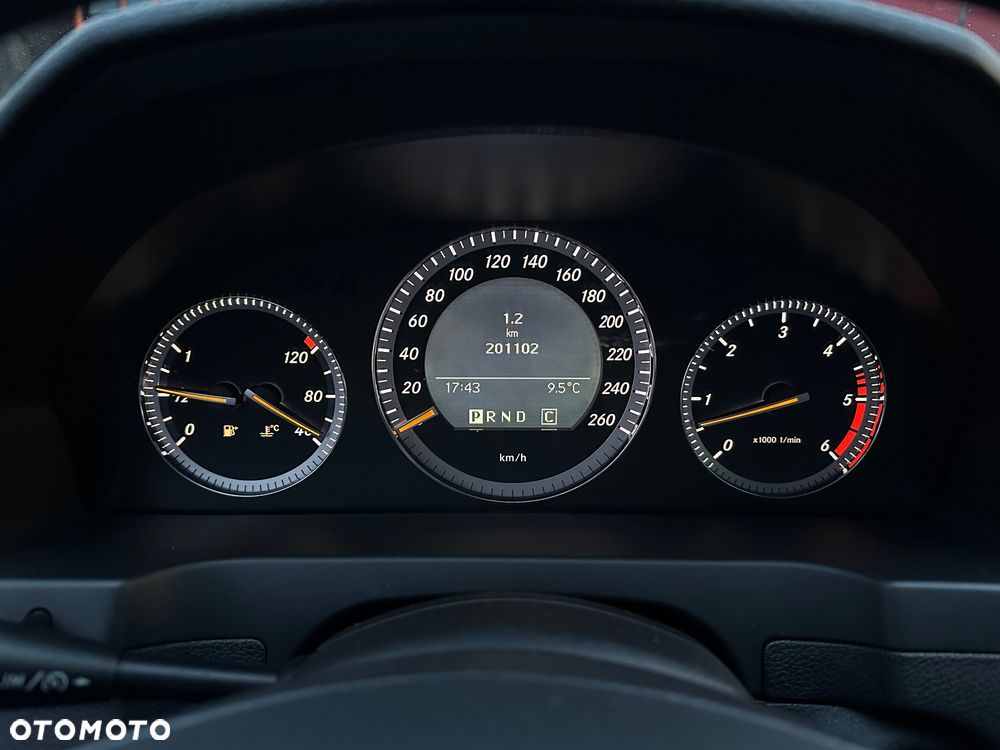 Mercedes-Benz Klasa C 320 CDI DPF 4Matic 7G-TRONIC Elegance - 18