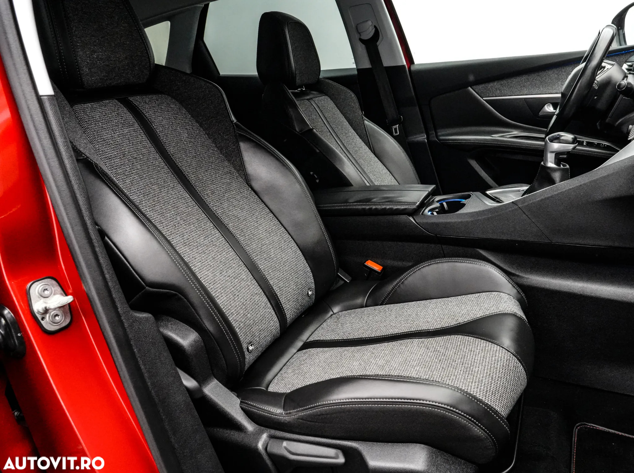 Peugeot 3008 1.5 BlueHDI S&S Allure - 14