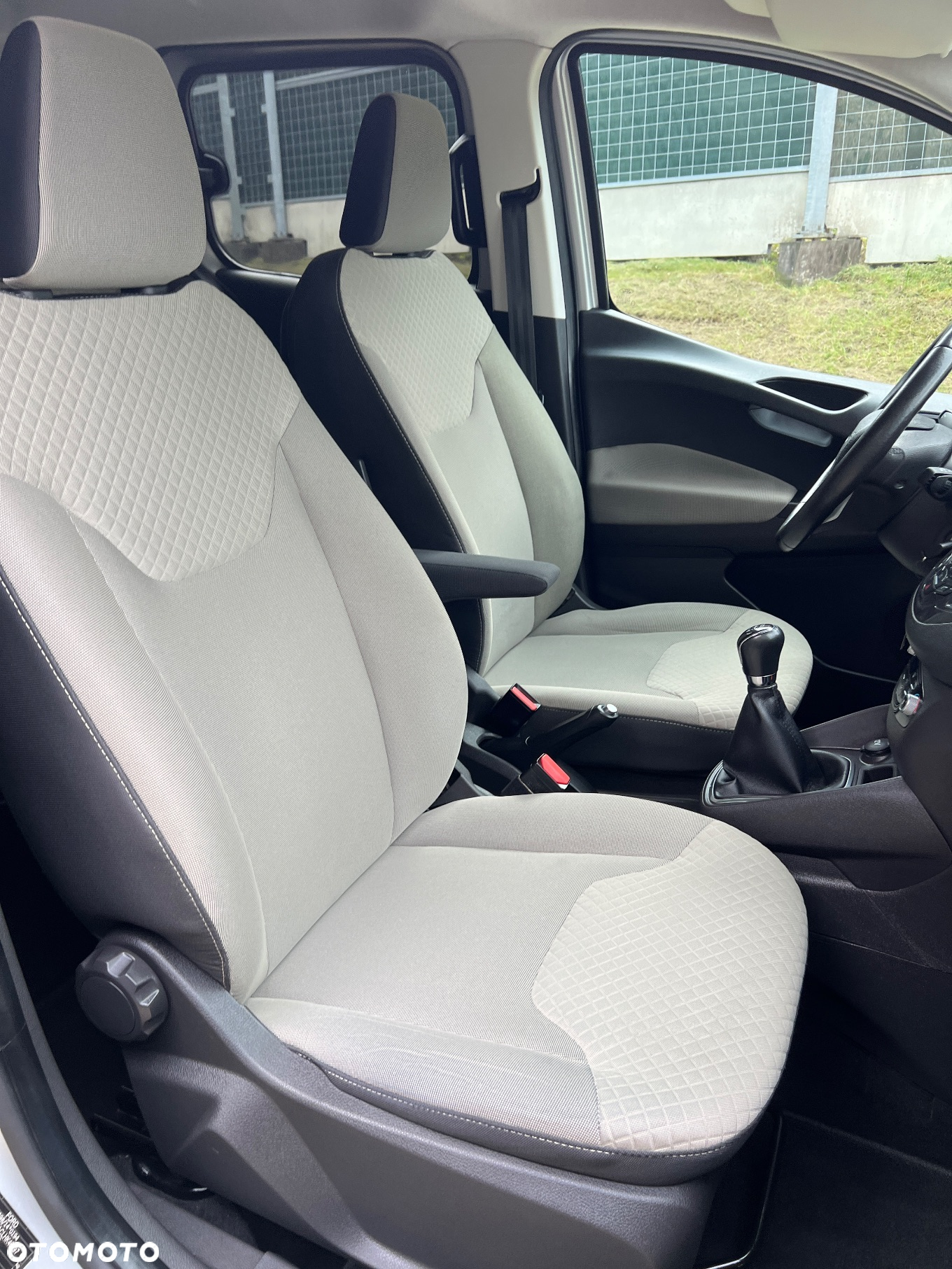 Ford Tourneo Courier 1.0 EcoBoost Trend - 9