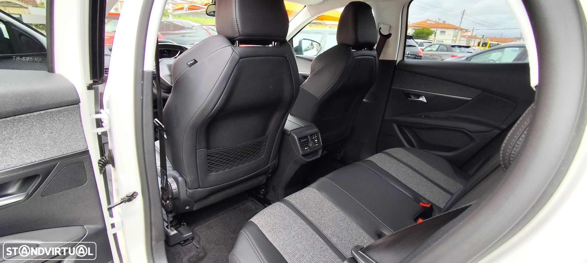 Peugeot 3008 1.5 BlueHDi Allure - 17