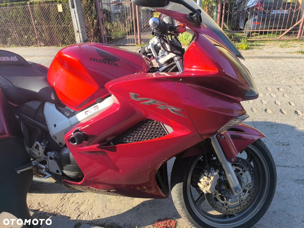 Honda VFR - 2