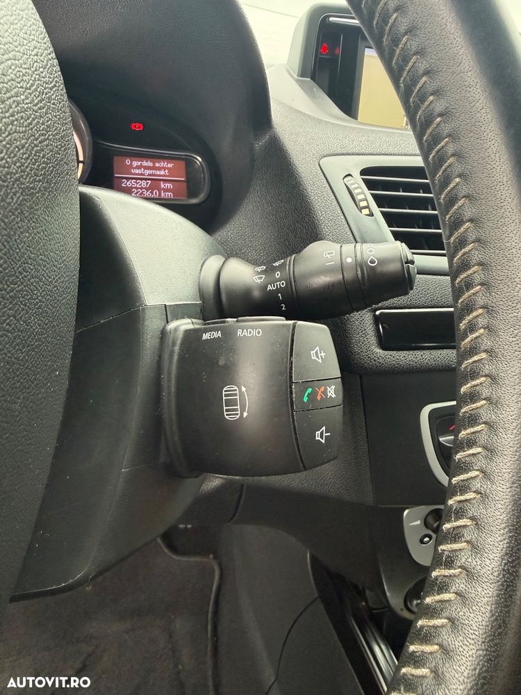 Renault Megane ENERGY dCi 110 Start & Stop Bose Edition - 22