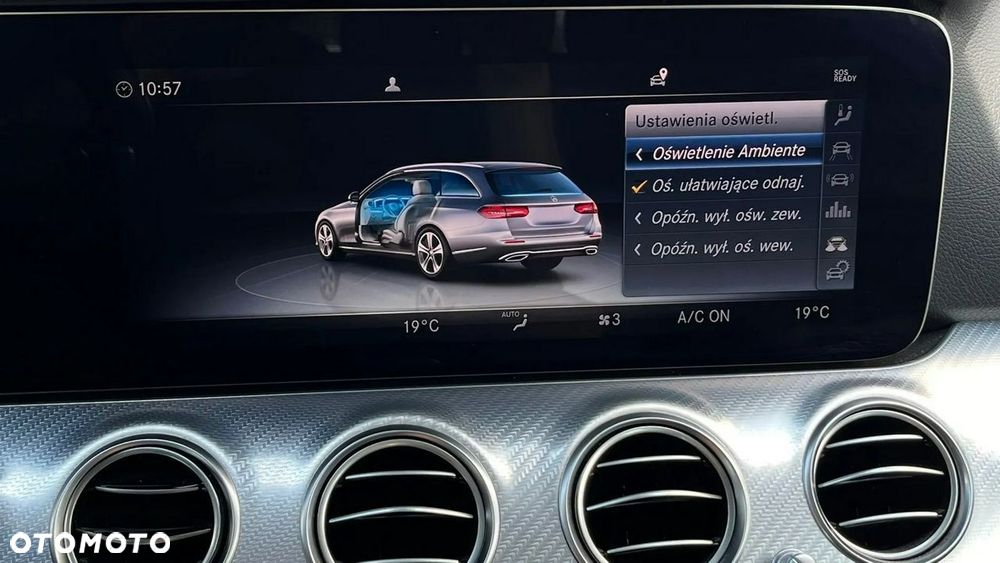 Mercedes-Benz Klasa E 220 d 4-Matic 9G-TRONIC - 37