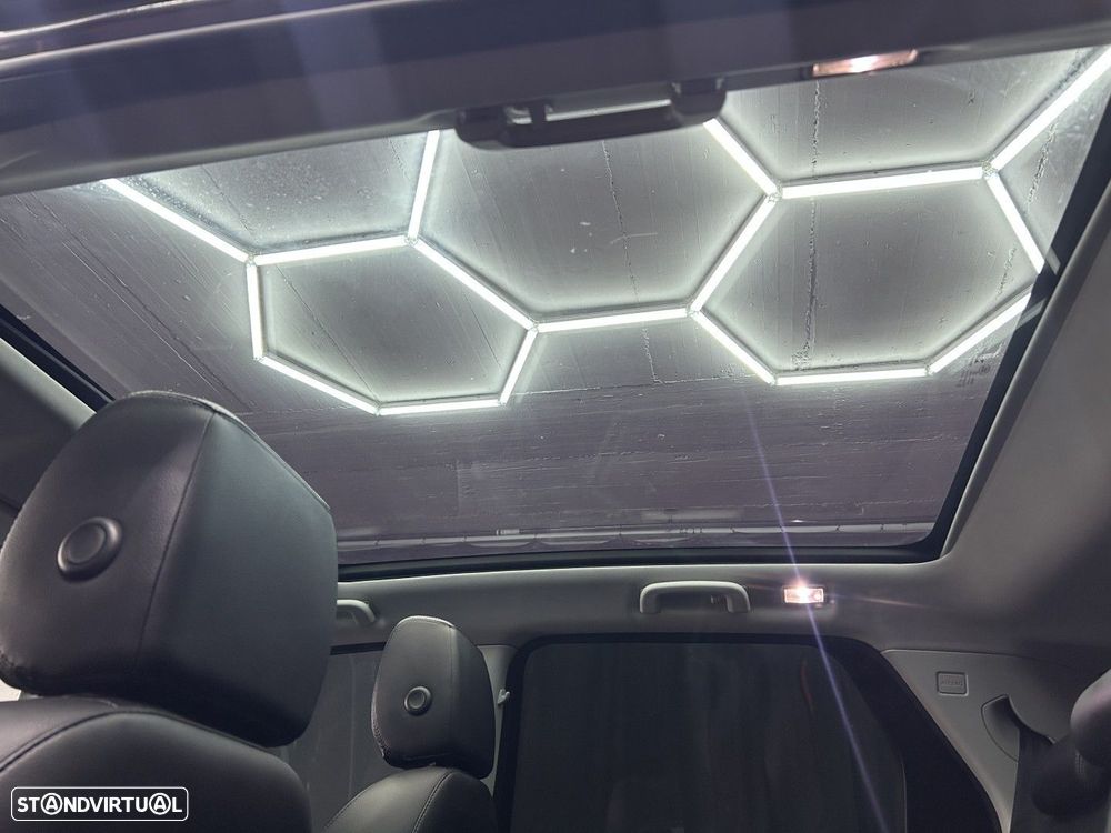 Land Rover Discovery Sport 2.0 D AWD SE - 16