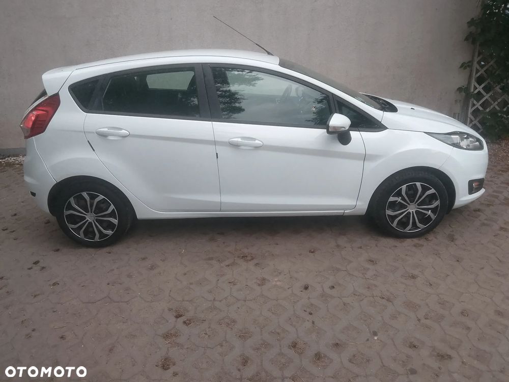 Ford Fiesta - 10