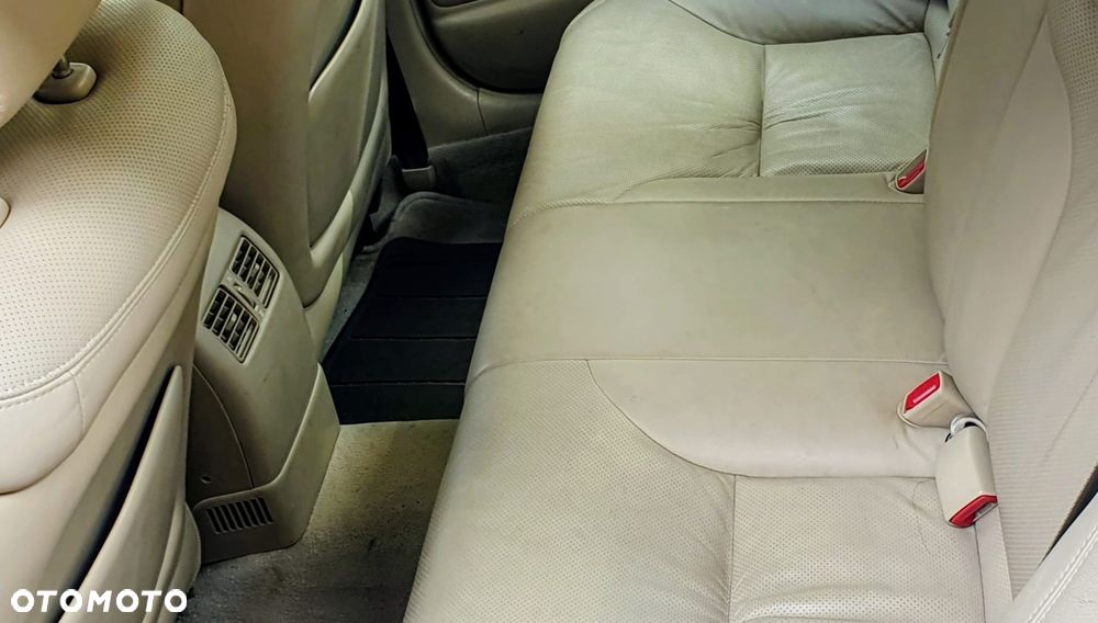 Lexus ES - 5