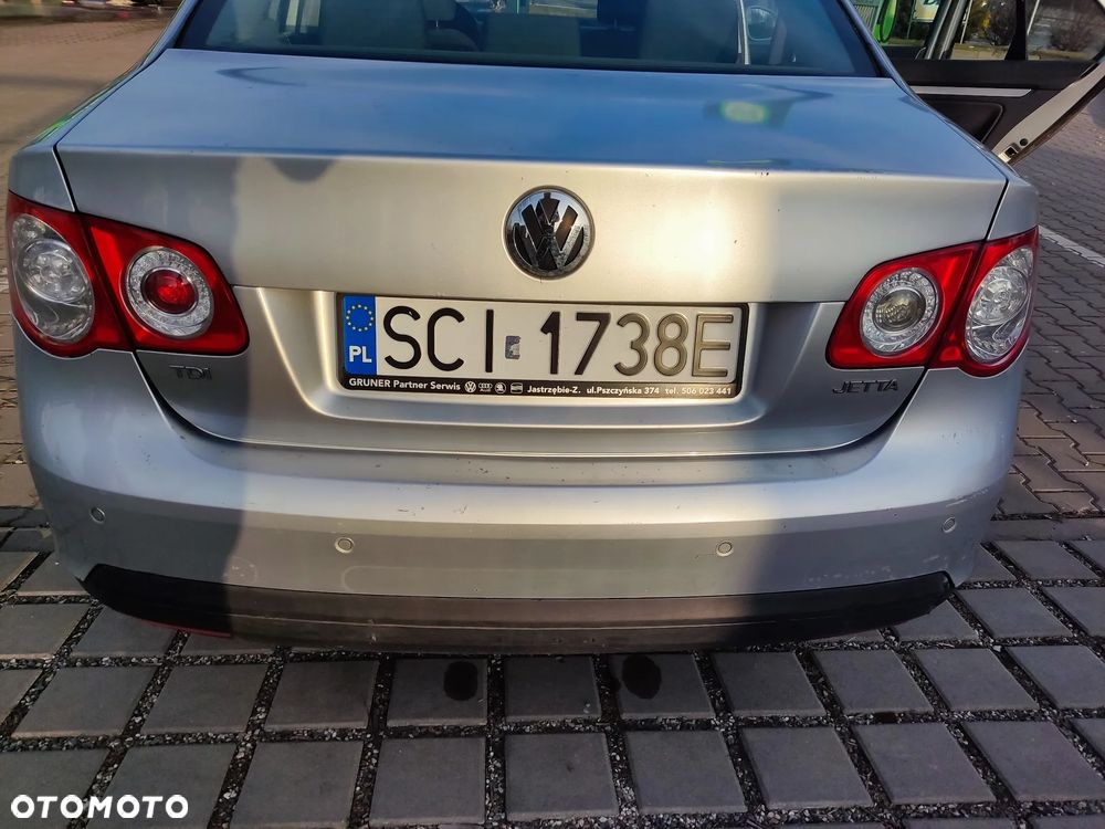 Volkswagen Jetta 1.9 TDI Comfortline DSG - 7