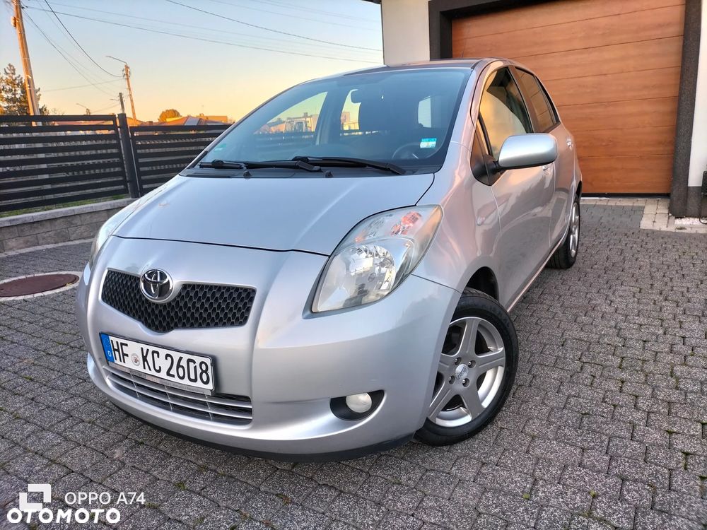 Toyota Yaris 1.3 VVT-i Sol - 1