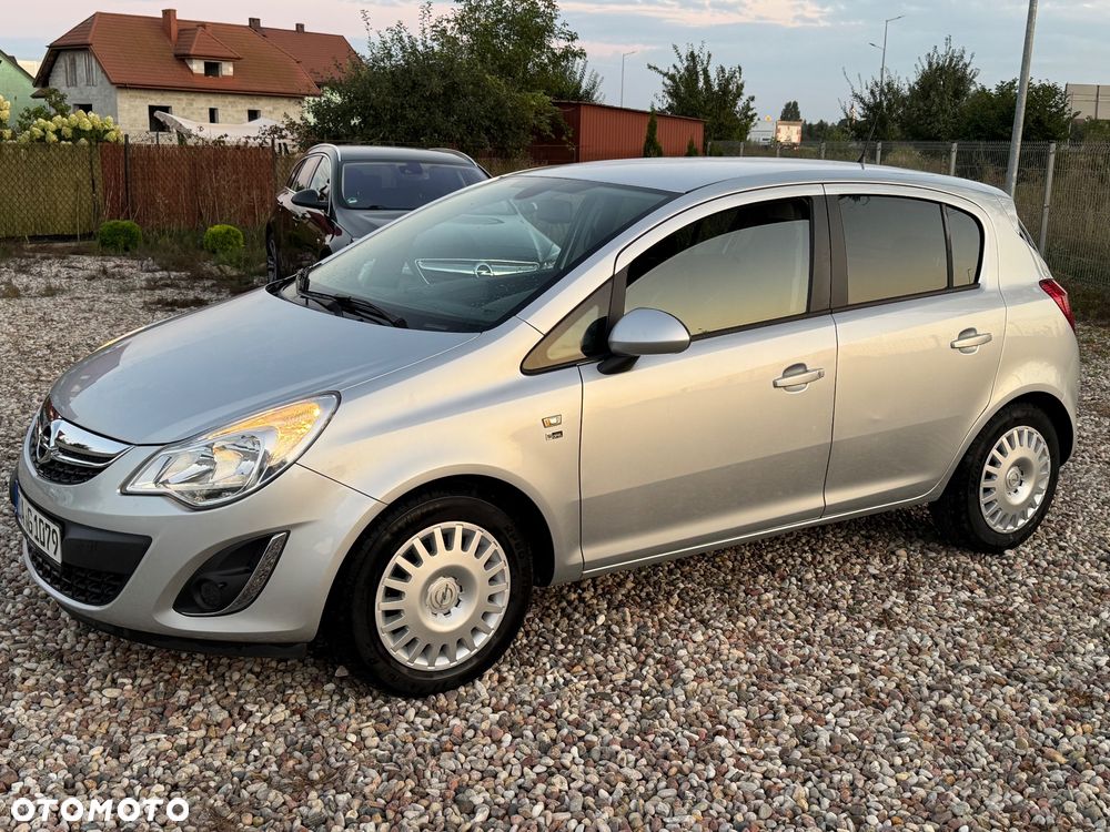 Opel Corsa 1.4 16V 150 Jahre - 12