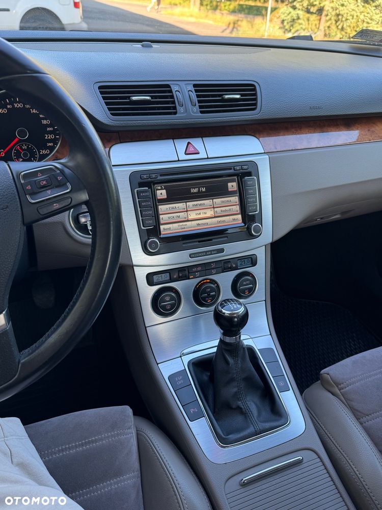 Volkswagen Passat 1.8 TSI Highline - 9