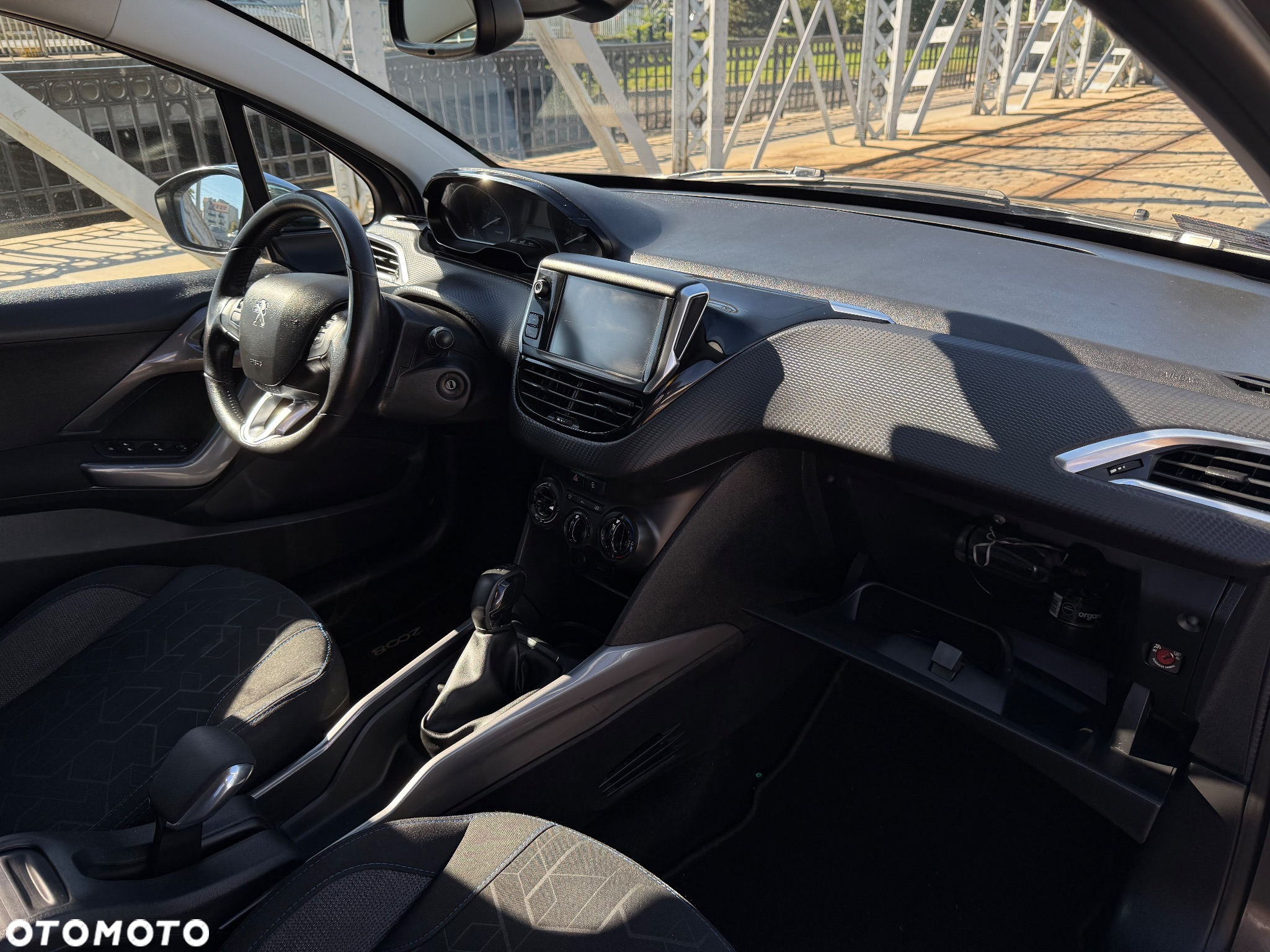 Peugeot 2008 1.6 BlueHDi Style - 24