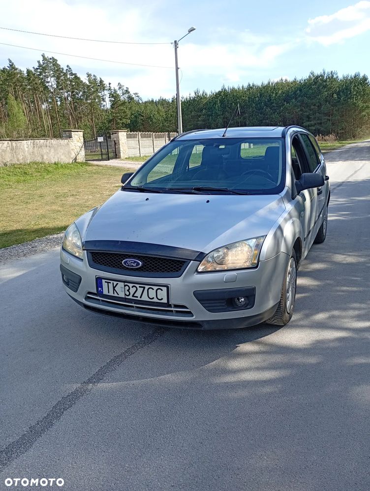 Ford Focus 2.0 Ghia - 11