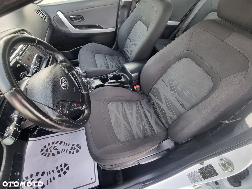 Kia Ceed 1.6 CRDi 128 SW Vision - 9
