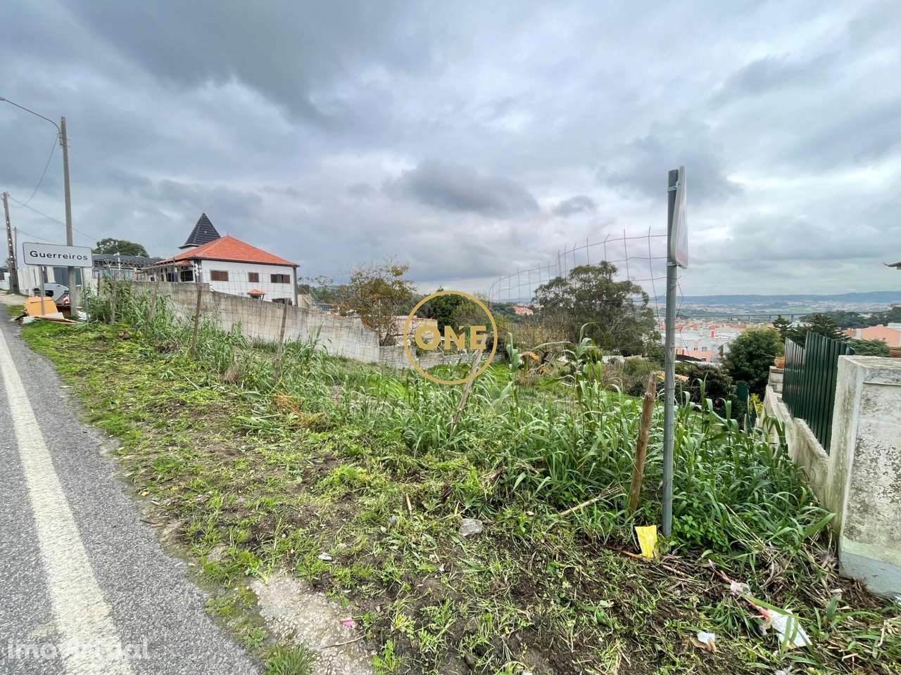 Terreno Urbano de 400m2 para Construção em Guerreiros, Loures - Grande imagem: 2/19