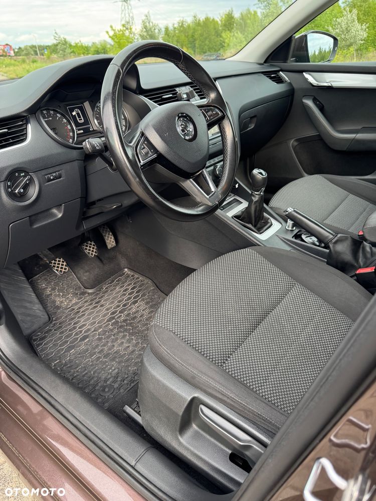Skoda Octavia 1.6 TDI Active - 9