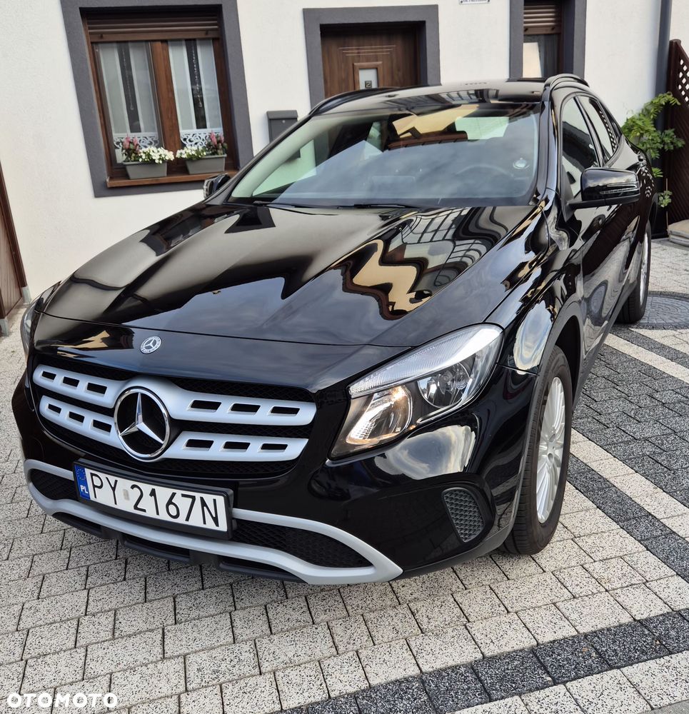 Mercedes-Benz GLA 180 - 2