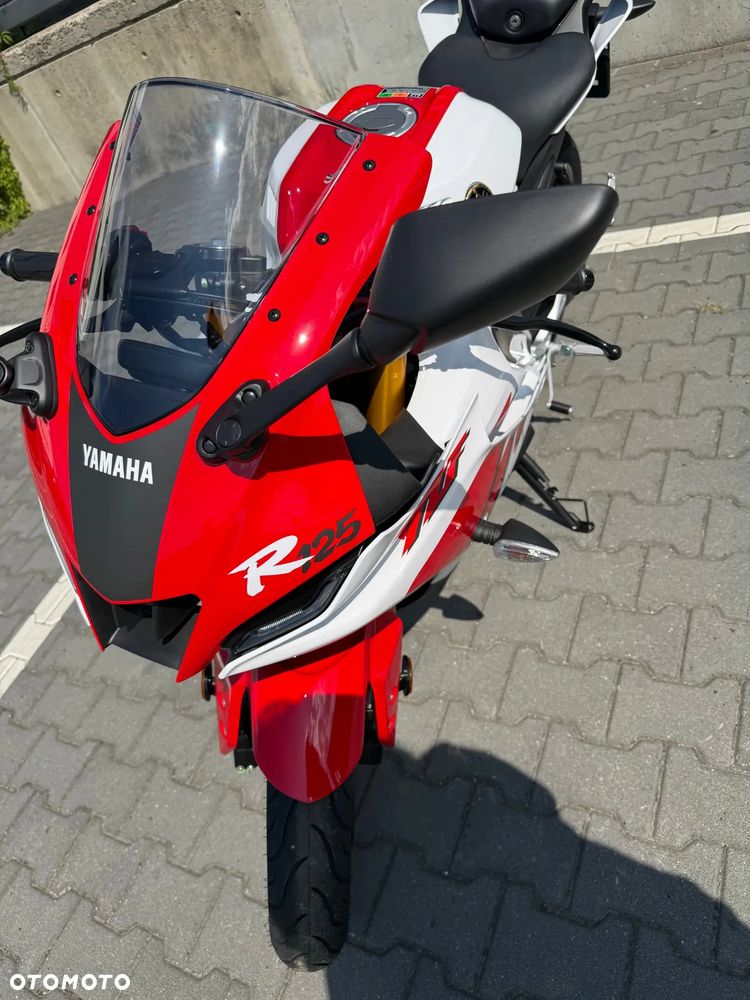 Yamaha YZF - 4