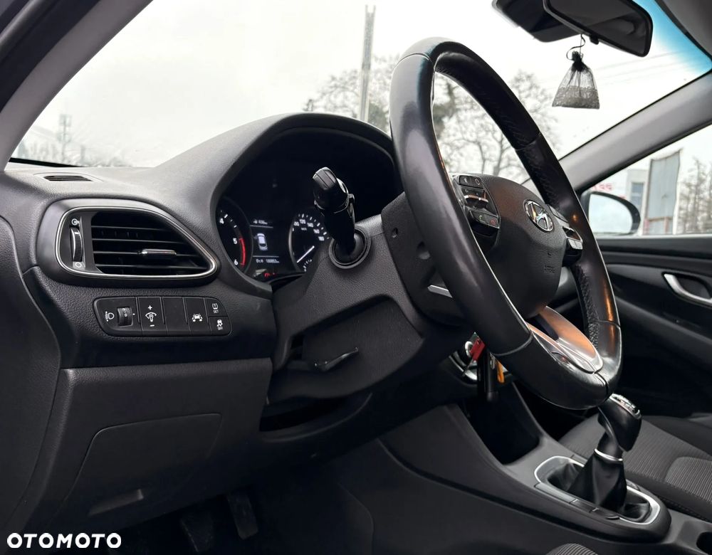 Hyundai i30 1.6 D Classic + - 10